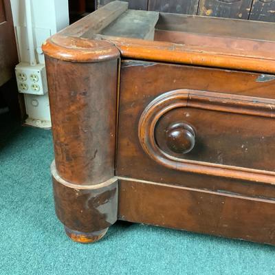 Lot 507 | Wardrobe Base