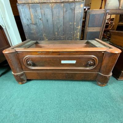 Lot 507 | Wardrobe Base