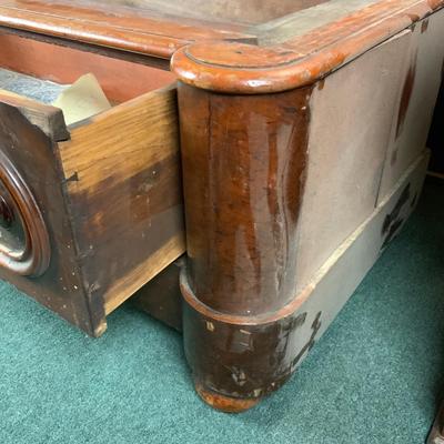 Lot 507 | Wardrobe Base