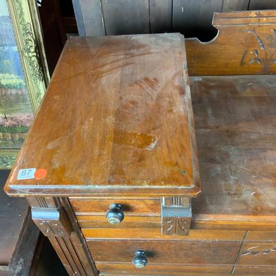 Lot 515 | Eastlake Dresser