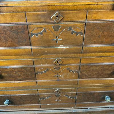 Lot 515 | Eastlake Dresser