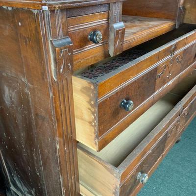 Lot 515 | Eastlake Dresser