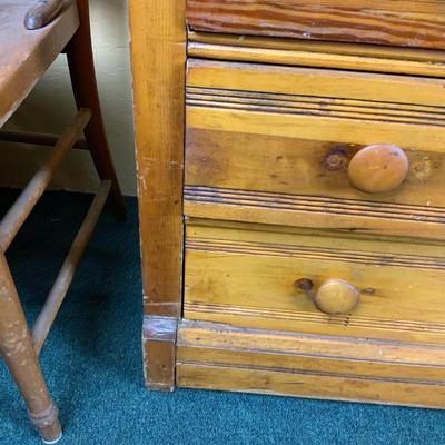 Lot 517 | Pine Chest of Drawers