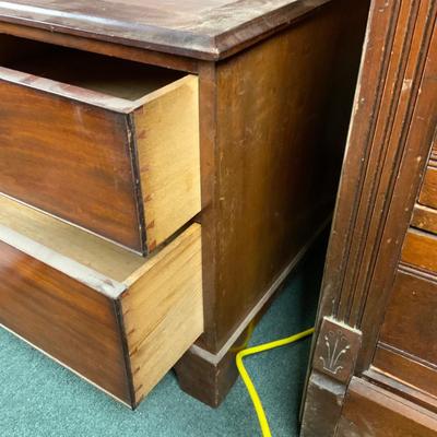 Lot 518 | Wardrobe Base