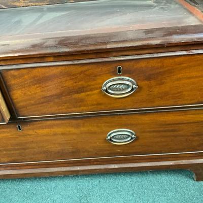 Lot 518 | Wardrobe Base