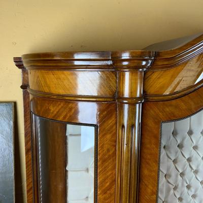 Lot 520 | Louis XVI Vitrine Cabinet