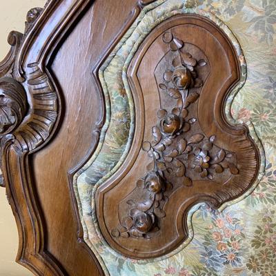 Lot 522 | Carved Upholstered Victorian Bed