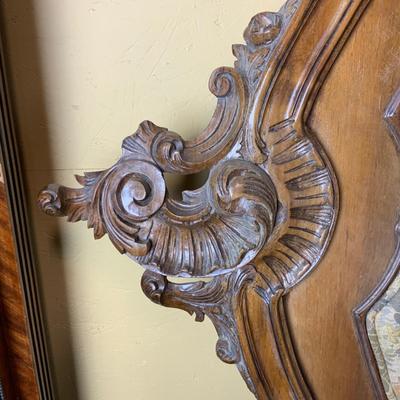 Lot 522 | Carved Upholstered Victorian Bed