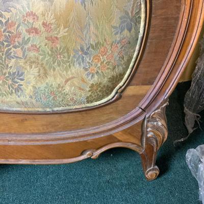 Lot 522 | Carved Upholstered Victorian Bed