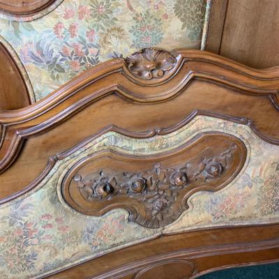 Lot 522 | Carved Upholstered Victorian Bed