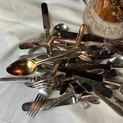 Lot 253 | Flatware | Wine Chiller