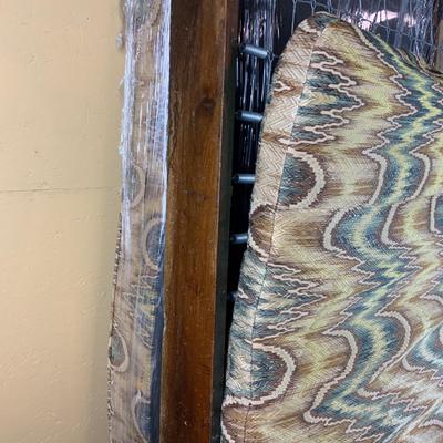 Lot 525 | Disassembled Day Bed