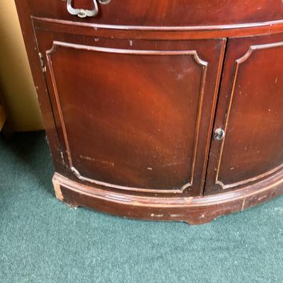 Lot 529 | Mahogany Corner Cabinet