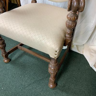 Lot 531 | Substantial Kingâ€™s Chair