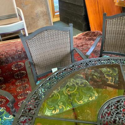 Lot 542 | Patio Set with Umbrella.