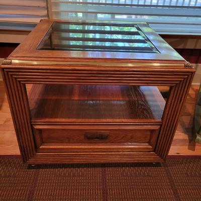 Thomasville Side Table with a Glass Insert (S-DW)