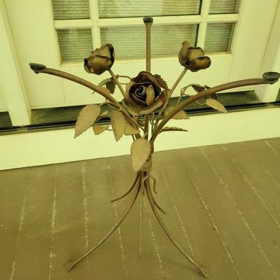 Glass Top Table with a Metal Rose Base (P-DW)