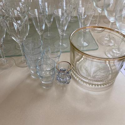 Lot vintage glassware