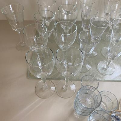 Lot vintage glassware