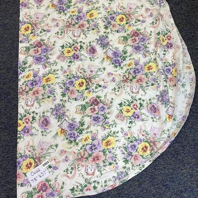 Oval tablecloth