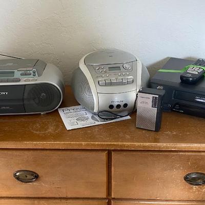 Electronics VCR vintage radio boomboxes