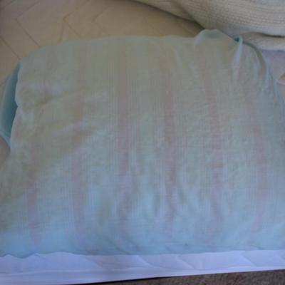 Twin blanket & pillow