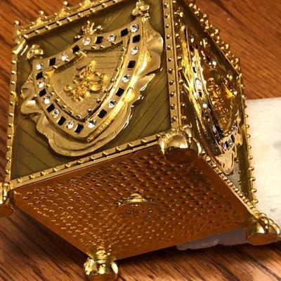 Wendy Reed Designs - HENRIETTA -Lot 296