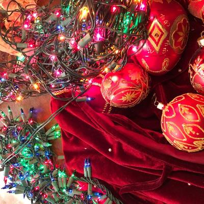 *MEGA* Christmas Lot: Ribbons,Tags,Wrap,Lights,Ornaments,Tree Skirt & More - Lot 297