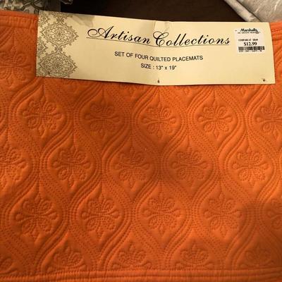 ***HUGE LOT of Table Cloths  & More- Many New in Pkg. Williams-Sonoma, Ralph Lauren & More -Lot 299
