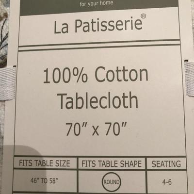 ***HUGE LOT of Table Cloths  & More- Many New in Pkg. Williams-Sonoma, Ralph Lauren & More -Lot 299