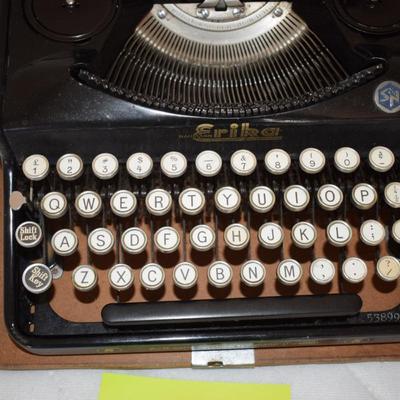 Erika Manual Typewriter in Case