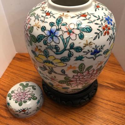 Ginger Jar with Lid & Stand -Lot 402