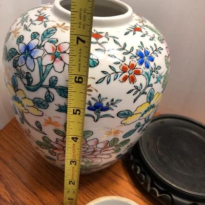 Ginger Jar with Lid & Stand -Lot 402