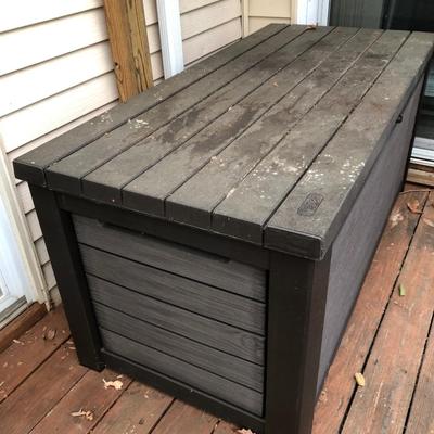 Keter Resin Outdoor Deck Box 165 Gallon -Lot 409