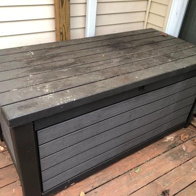 Keter Resin Outdoor Deck Box 165 Gallon -Lot 409
