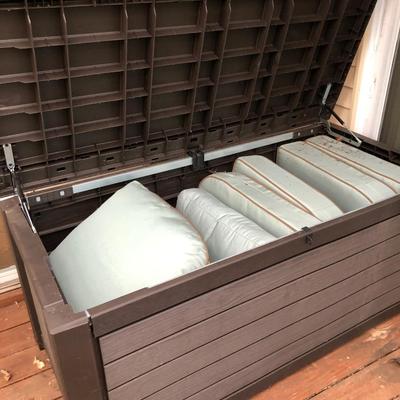 Keter Resin Outdoor Deck Box 165 Gallon -Lot 409