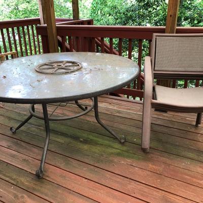 Round Patio Table & 4 Stackable Chairs -Lot 410