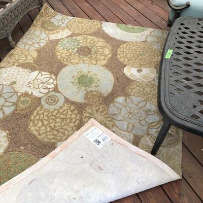 Indoor/Outdoor Liora Manne Carpet 5â€™ x 7â€™ 6â€ -Lot 414