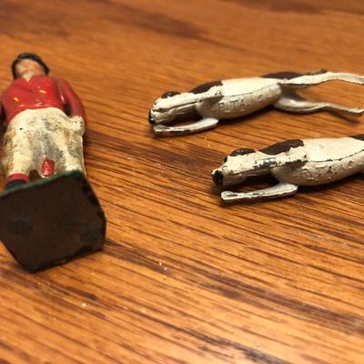 Antique Miniature Metal Figurines (England) + VTG H&G Ashtray (Germany) - Hunting  -Lot 415