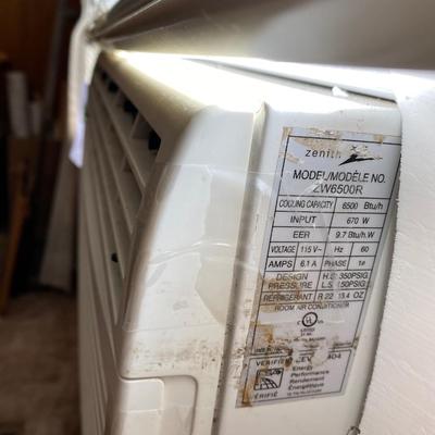 Working Zenith wall air conditioning unit