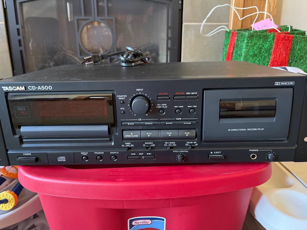 L83 Tascam CDA500 stereo component