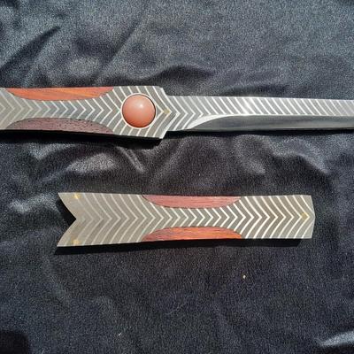 Unique Knife with matching Sheath