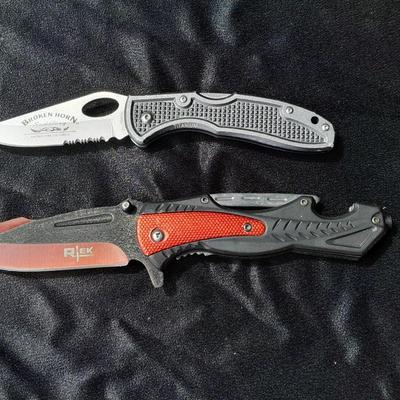 Two folding Pocket knives, Broken Horn Saddlery & Rtek Knife