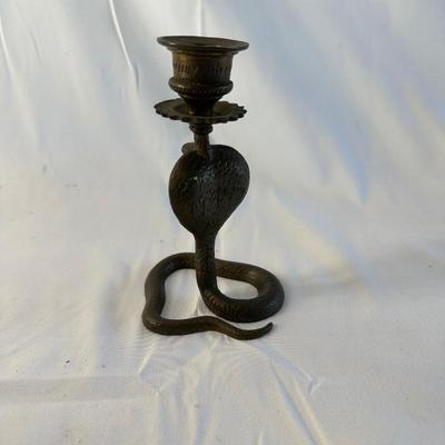 Cobra candle stick holder