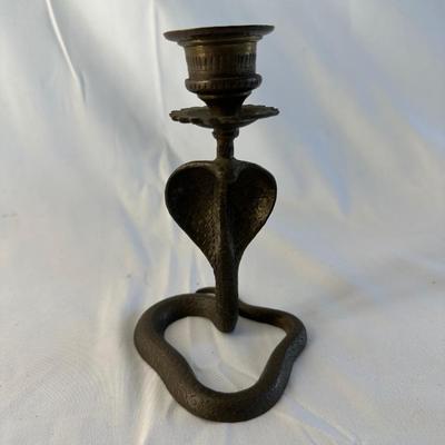 Cobra candle stick holder