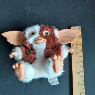 6" TM & Warner bros. (S05) NECA Gizmo Plush with plastic ears, hands & feet