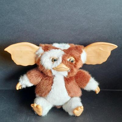 9" TM & Warner bros. (s03) NECA Gizmo Plush with plastic ears, hands & feet