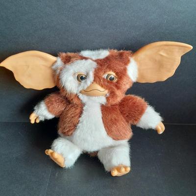 9" TM & Warner bros. (s03) NECA Gizmo Plush with plastic ears, hands & feet
