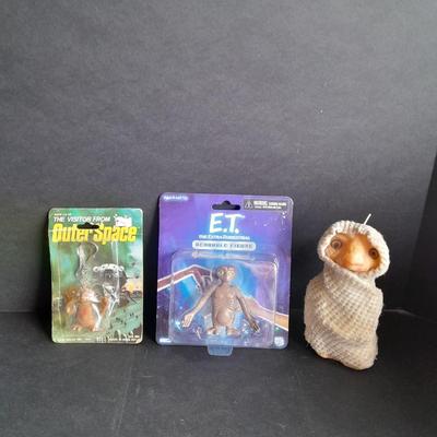 E.T. The Extra Terrestrial The visitor from Outerspace Bendable figure, Keychain, and Unique candle