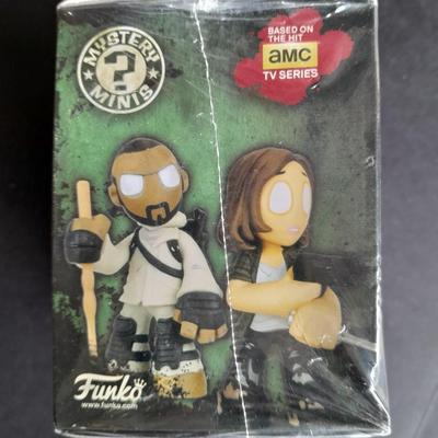 The Walking Dead Collectables Fabrikations soft Sculpture by FUNKO 2 Mystery Mini Figures